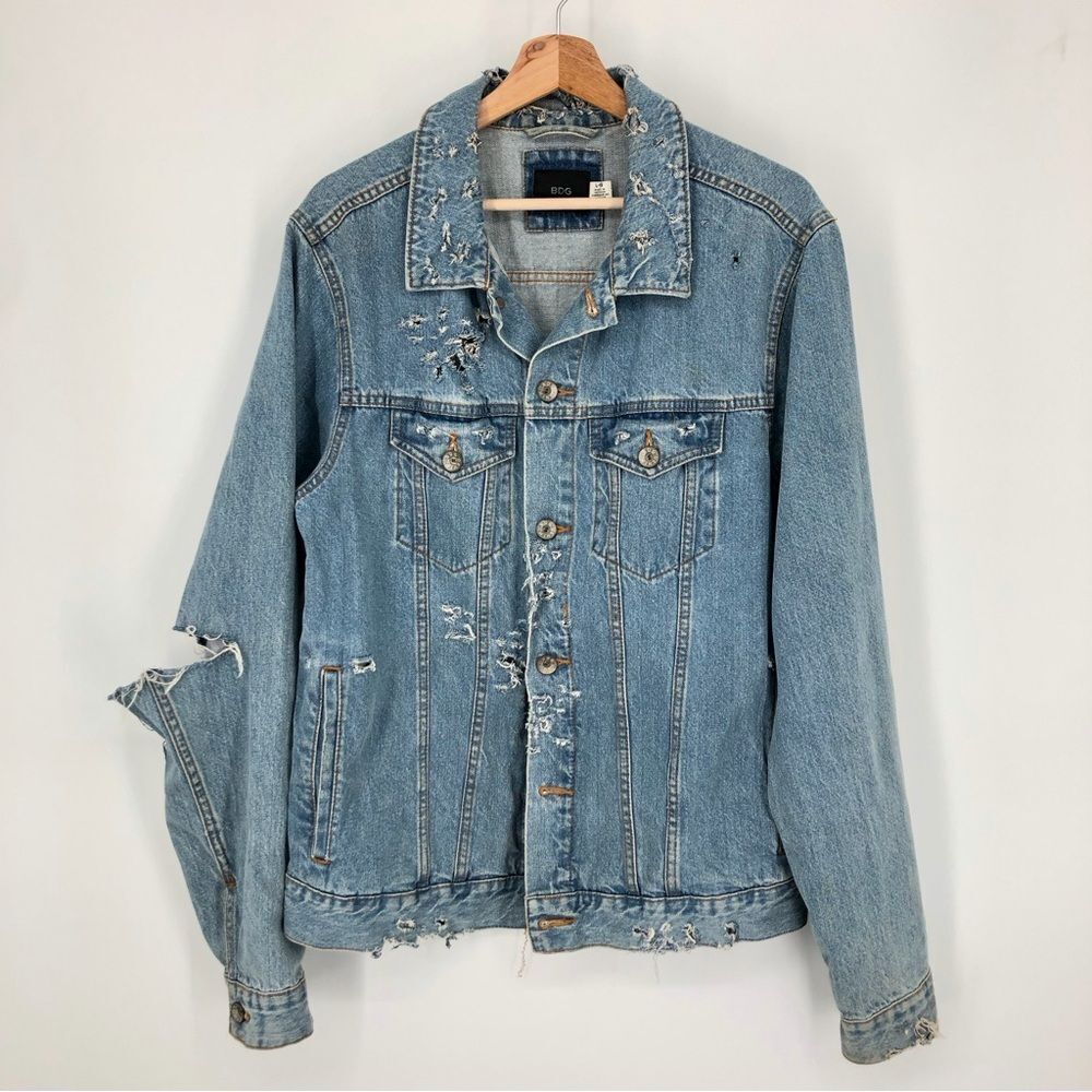 BDG Denim Jacket Womens Large Blue Jean Grunge‎ Ripped Trucker Western Pockets